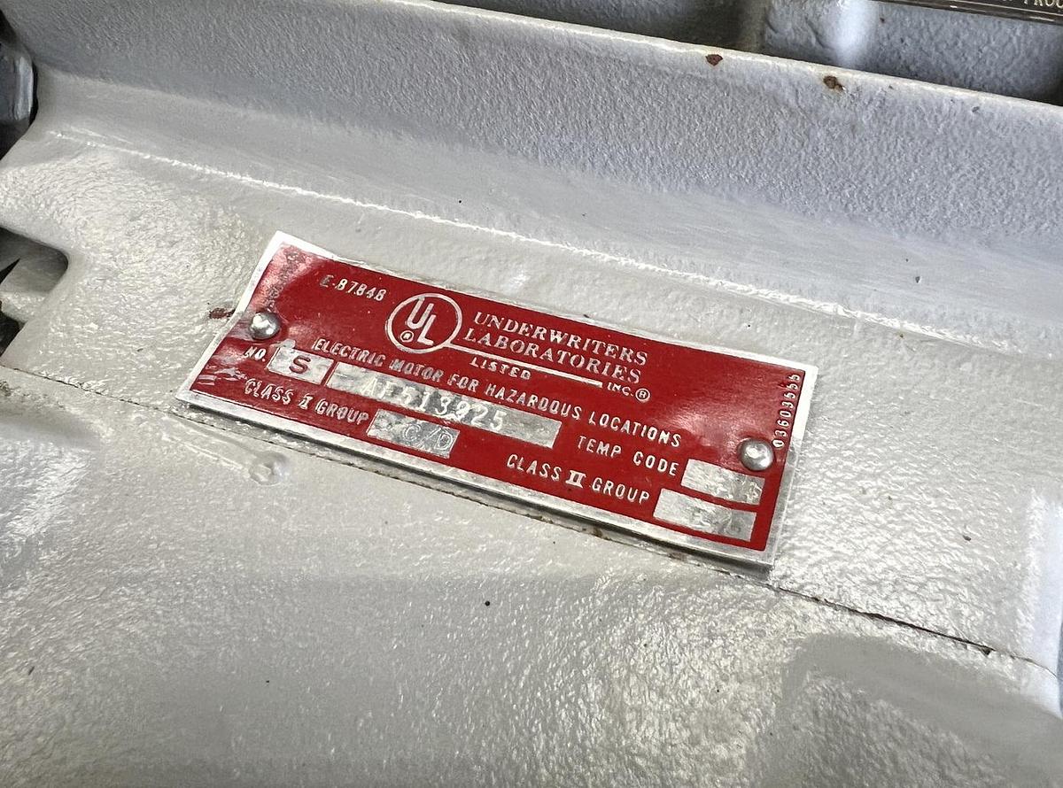 Used Used Screw Conveyor / Lump Breaker, 21'' Diameter X 36'' Long, Twin Screws