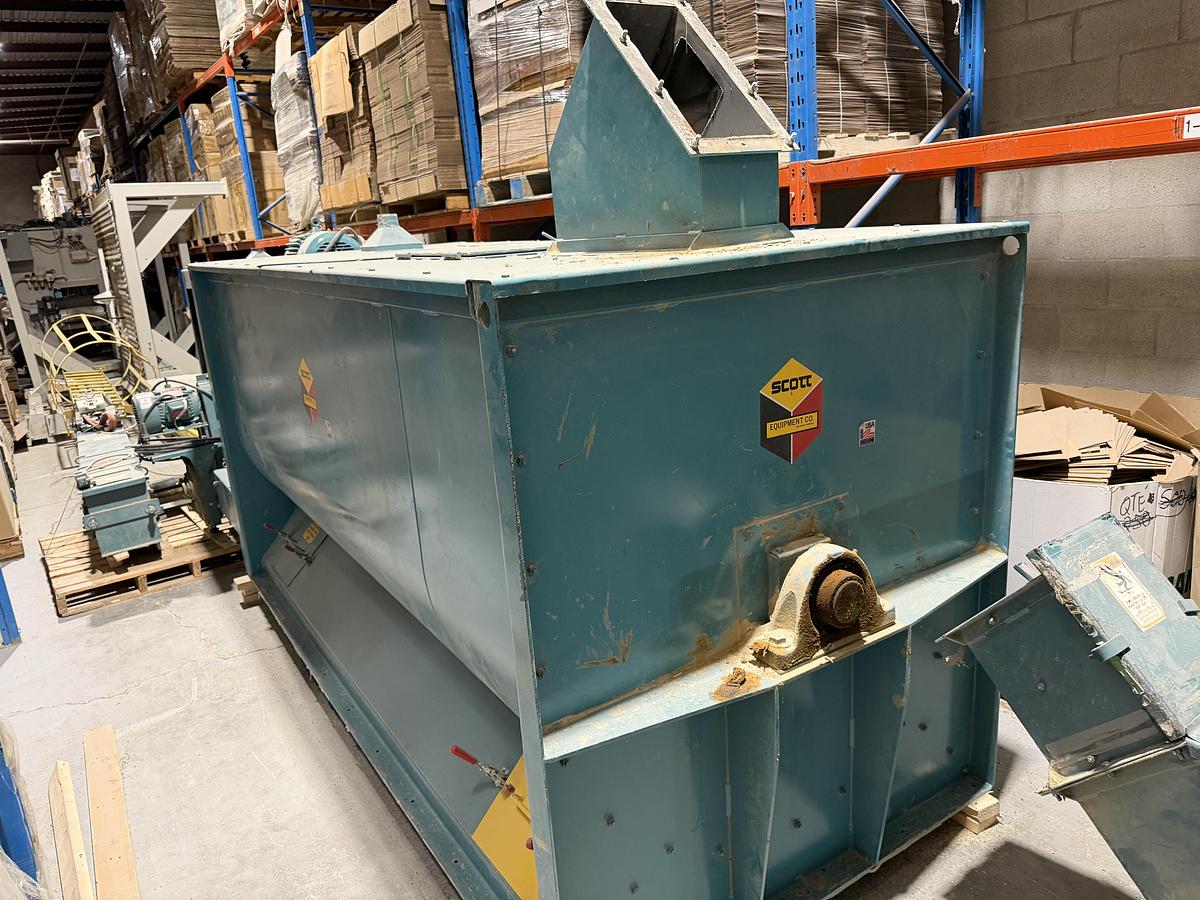 Used Used Scott Ribbon/Paddle Blender, 100 Cubic Feet, With Infeed & Outfeed Drag Conveyors