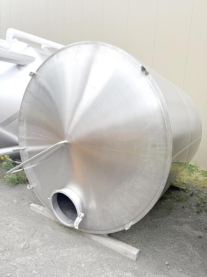 Used Used 2947 Gallon Tank, 304 Stainless Steel