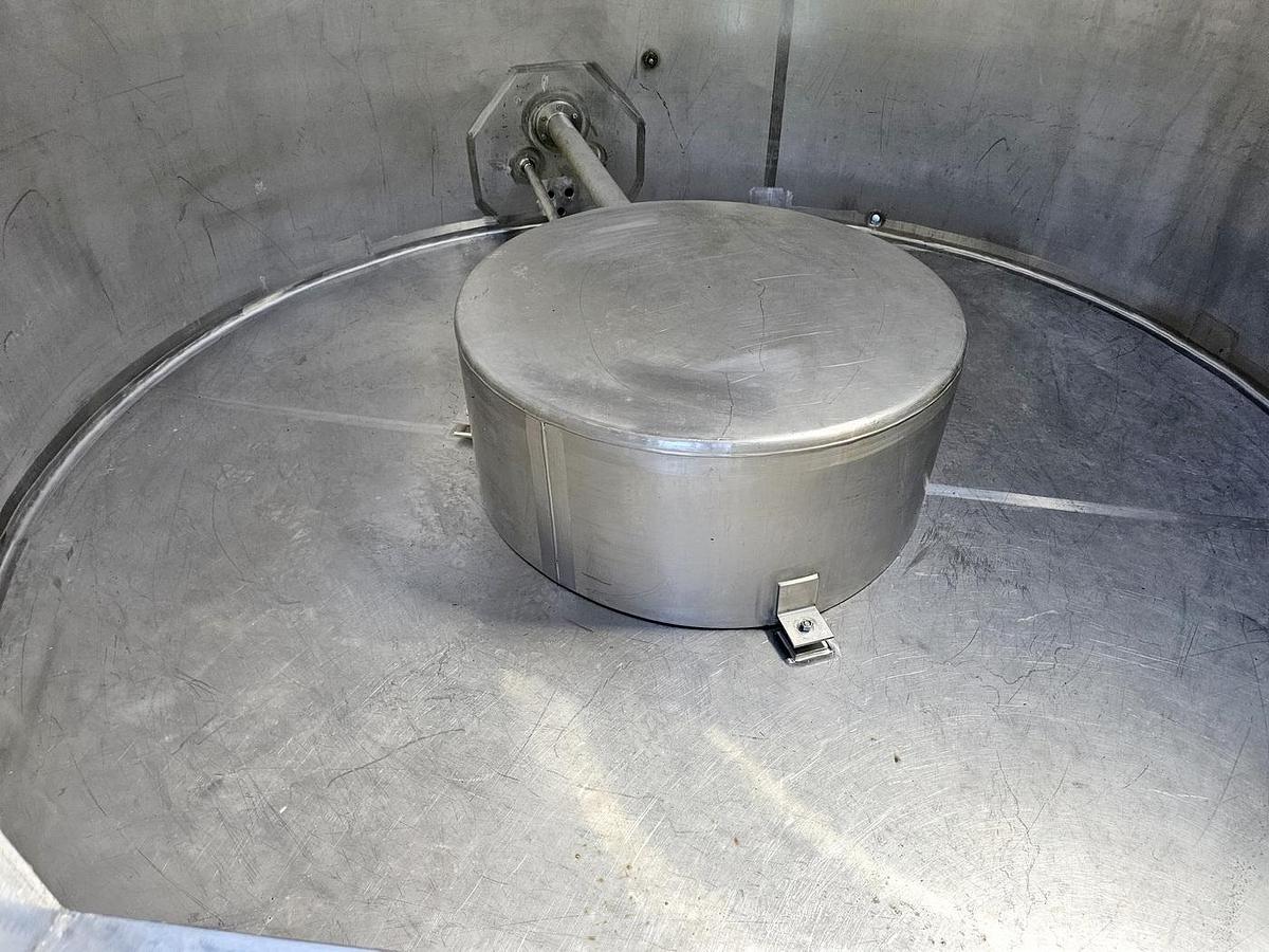 Used Used 5000 Gallon Tank, Stainless Steel