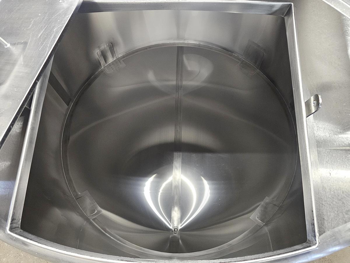 Used Used 1100 Gallon, Stainless Steel Tank