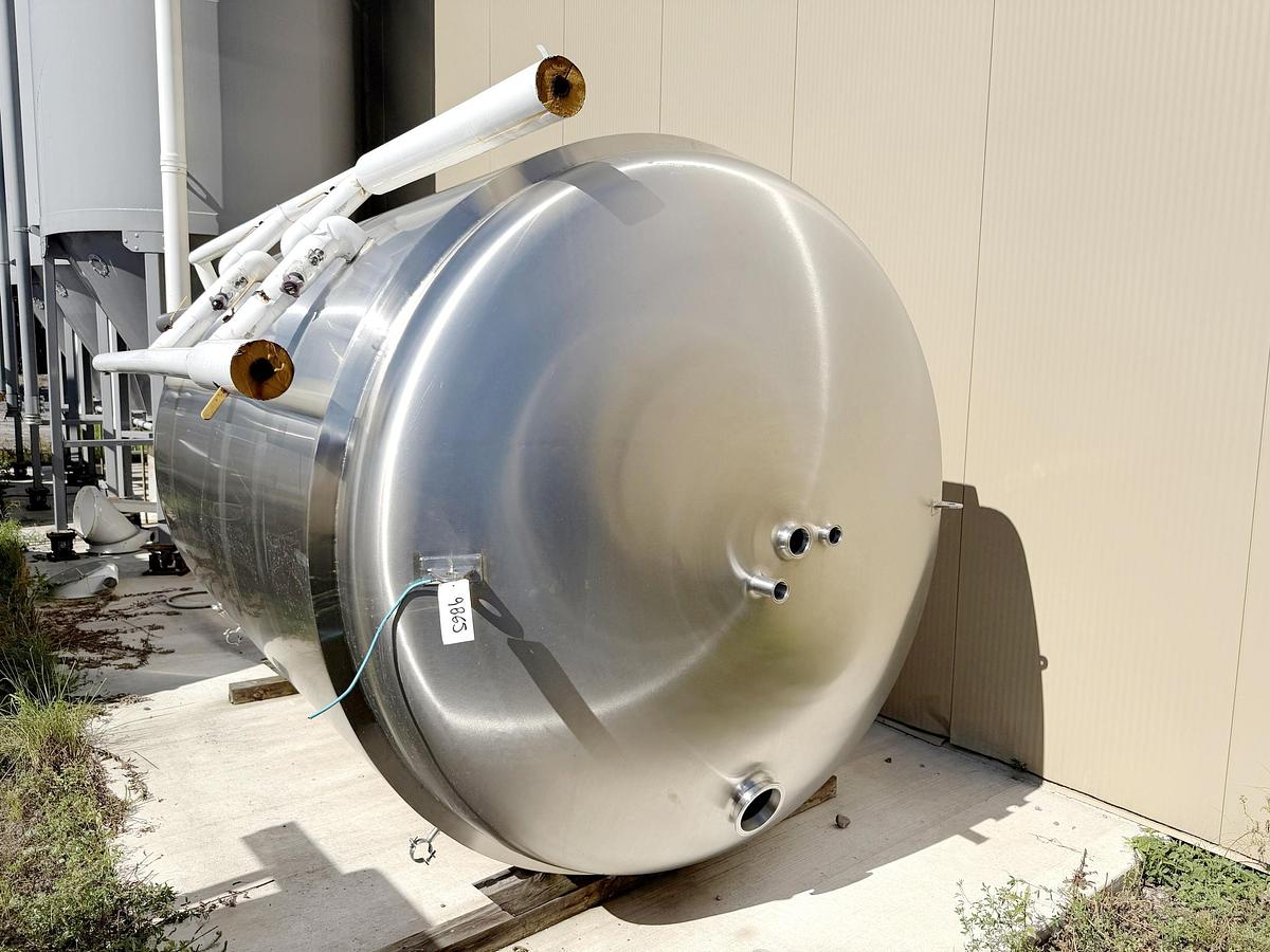 Used Used 2480 Gallon Jacketed Tank, 304 Stainless Steel