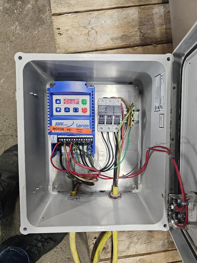 Used Used Key Iso-Flo Vibratory Feeder, 24'' Wide X 58'' Long