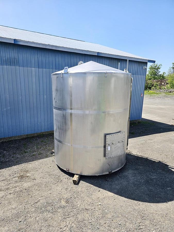 Used Used 5000 Gallon Tank, Stainless Steel