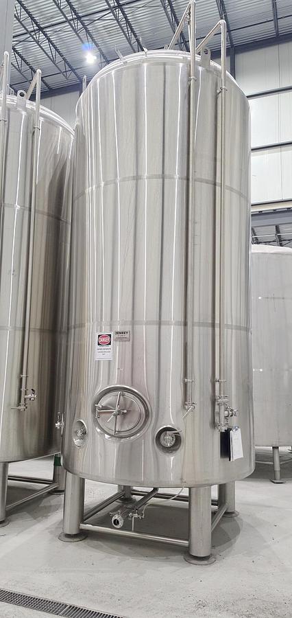 Used Used 4000 Gallon Jacketed Tank, 304 Stainless Steel, Electrically Heated