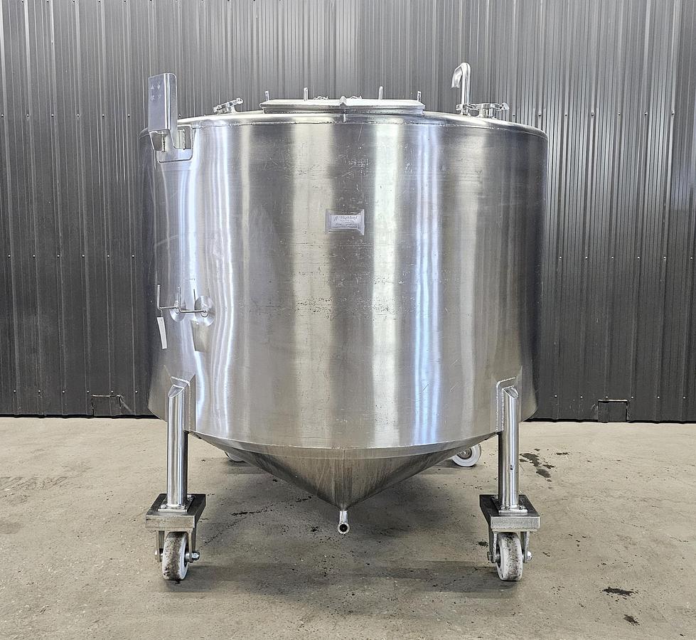 Used Used 1100 Gallon, Stainless Steel Tank