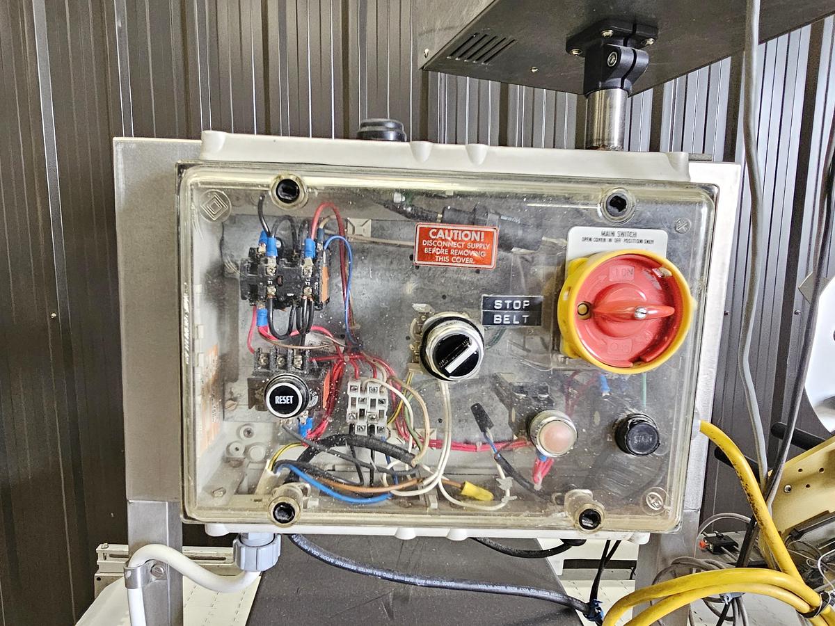 Used Used Fortress Phantom Metal Detector with Belt Conveyor and label applicator