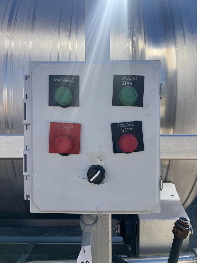 Used TCL Auction - Maple Leaf Foods - Ontario - Lot 8 - Tumbler