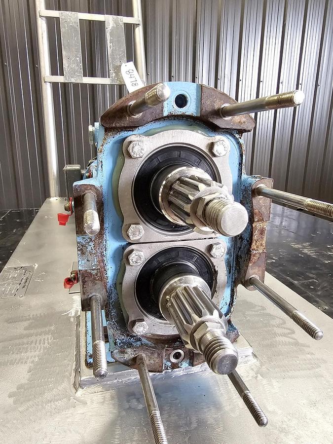 Used Used Waukesha Rotary Lobe Pump, Model 32, 1.5 HP