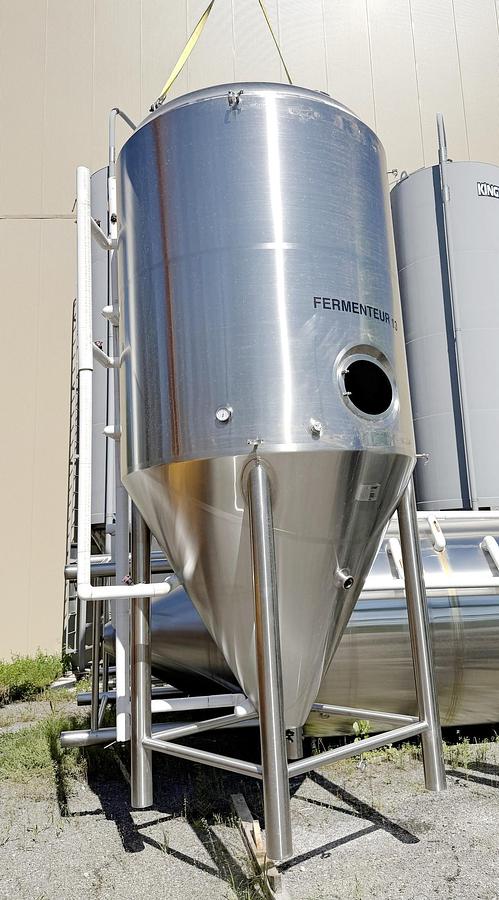 Used Used 2290 Gallon Jacketed Tank, 304 Stainless Steel