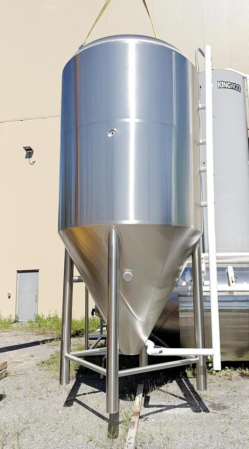 Used Used 2290 Gallon Jacketed Tank, 304 Stainless Steel