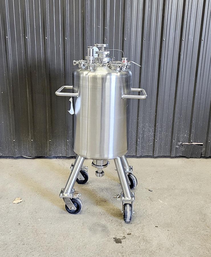 Used Heritage Global Auctions (Hagerstown MD) Lot 659 - Tank