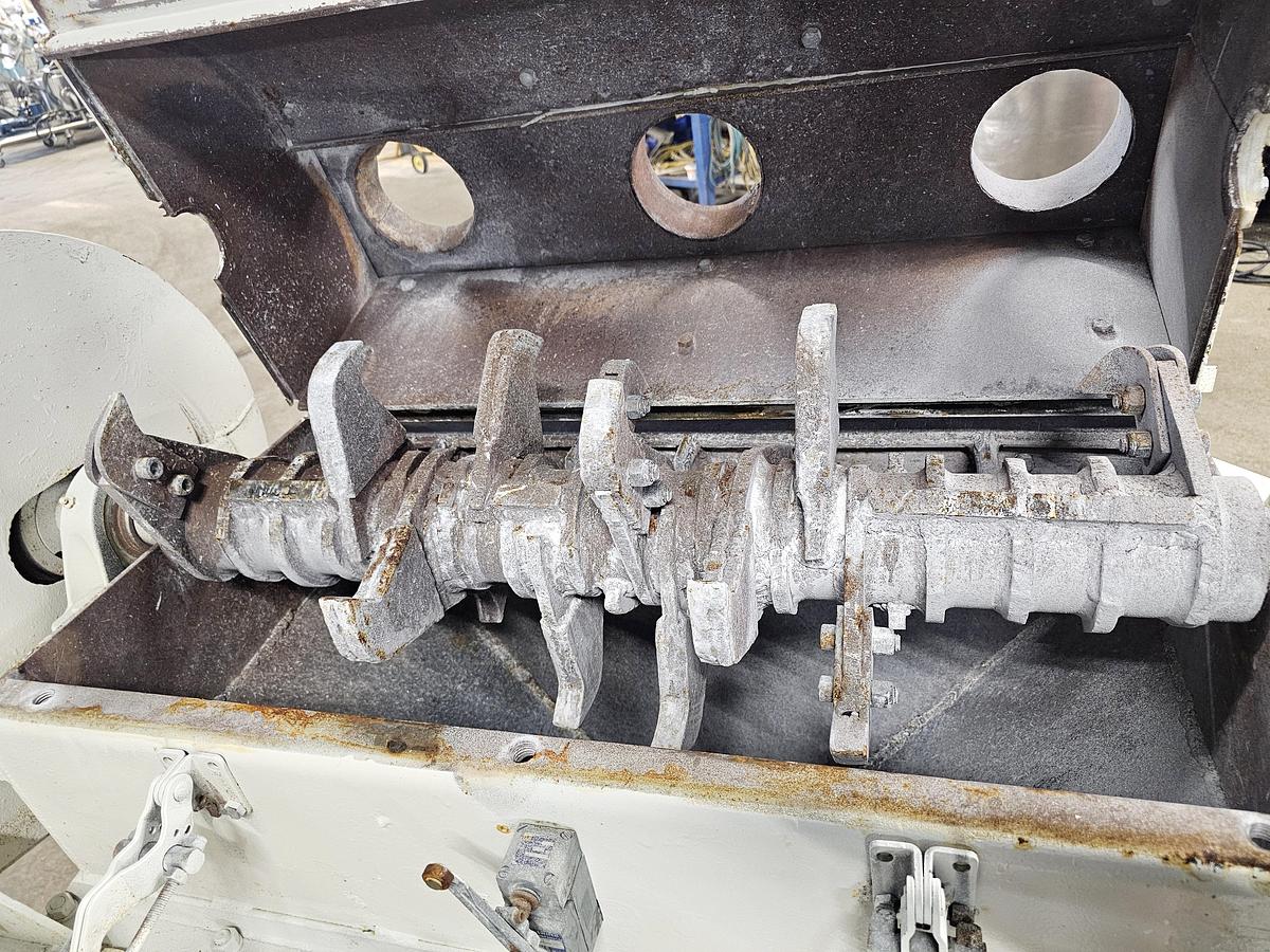 Used Levy Recovery Group Michigan - lot 108 - chipper flake breaker