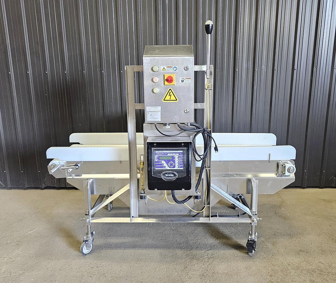 Used TCL Auction - Maple Leaf Foods - Ontario - Lot 143 - metal detector