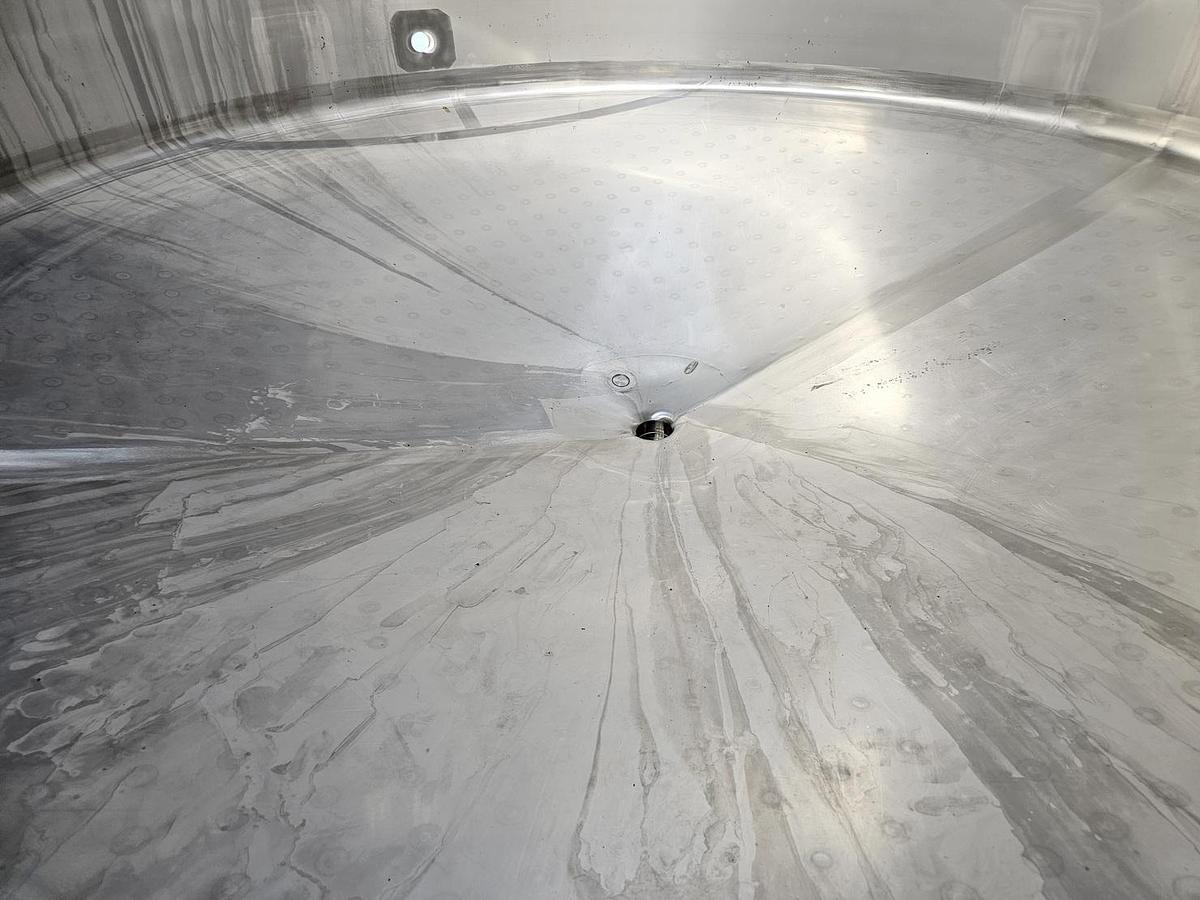 Used Used 5280 Gallon Jacketed Tank, 304 Stainless Steel