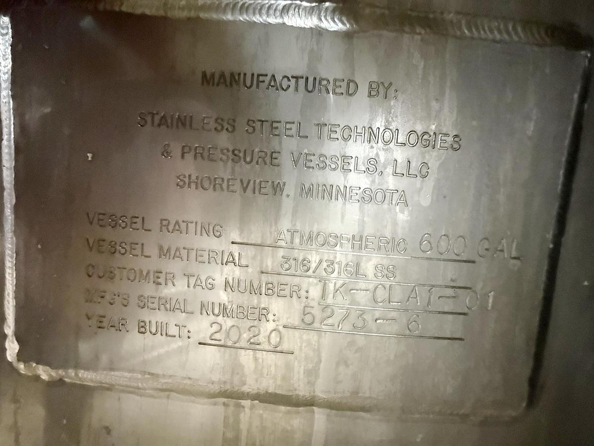 Used Used 600 Gallon Tank, 316L Stainless Steel, With Mixer