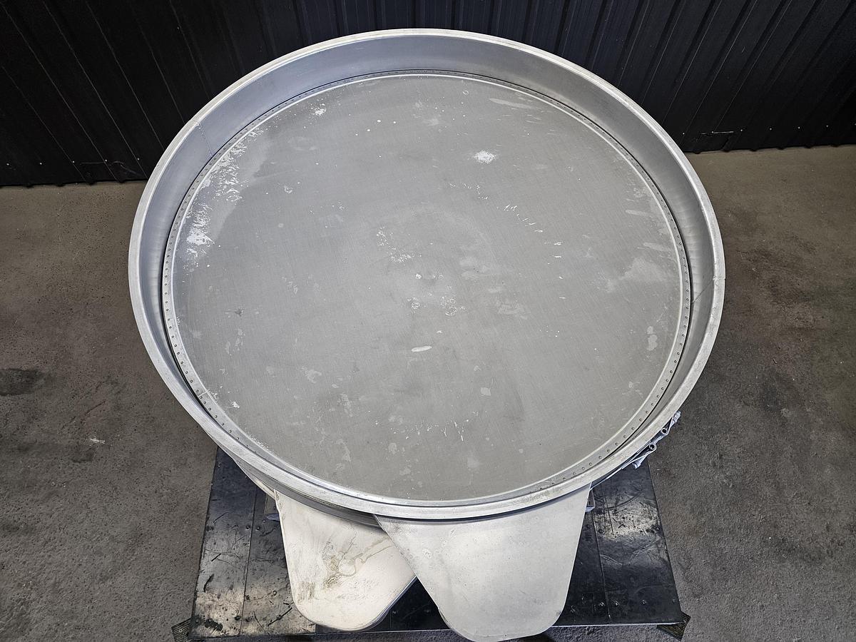 Used Used 60 in Sweco Screen