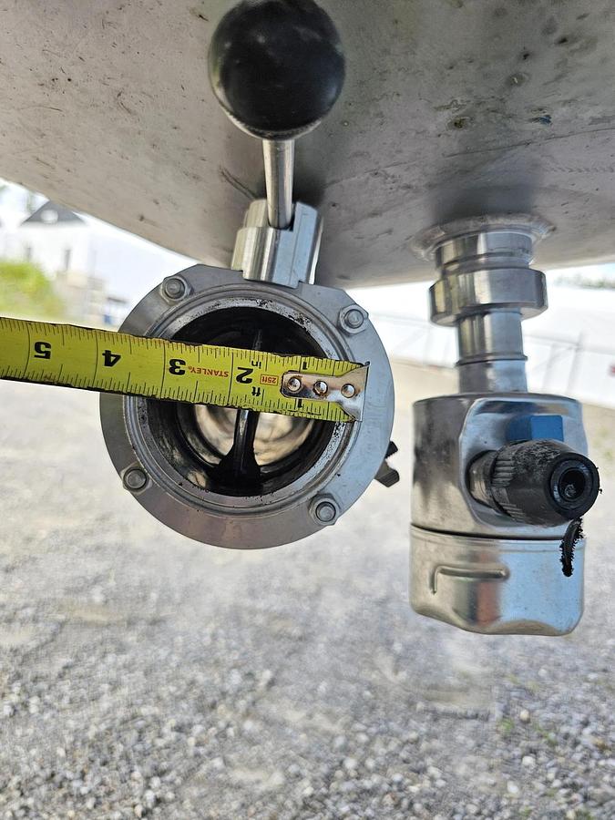 Used Used 5280 Gallon Tank, 304 Stainless Steel