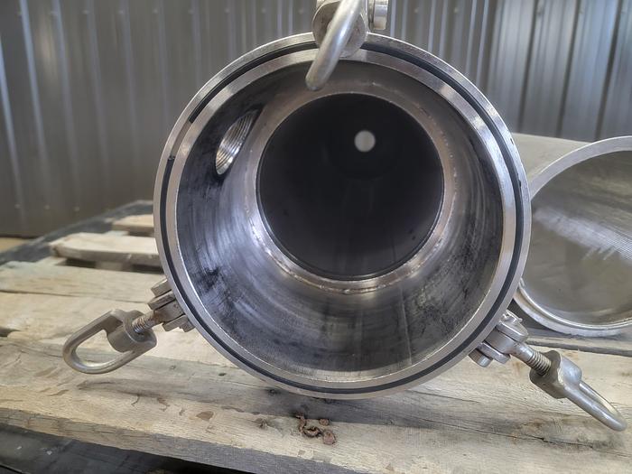 Used USED FILTER, BASKET TYPE, 2" INLET/OUTLET, STAINLESS STEEL, JACKETED
