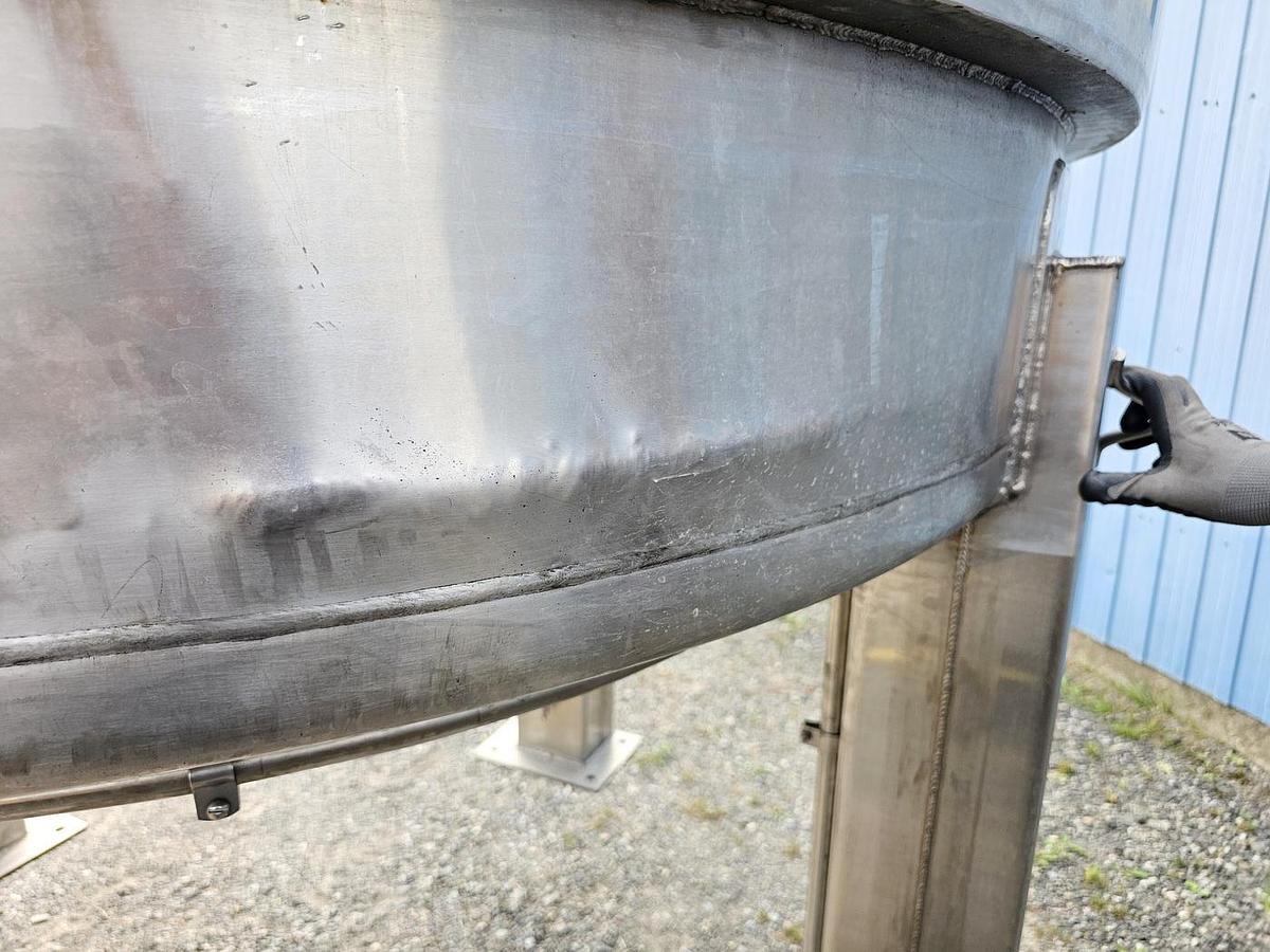 Used Used 2500 Gallon Jacketed Tank, 316 Stainless Steel, With Mixer
