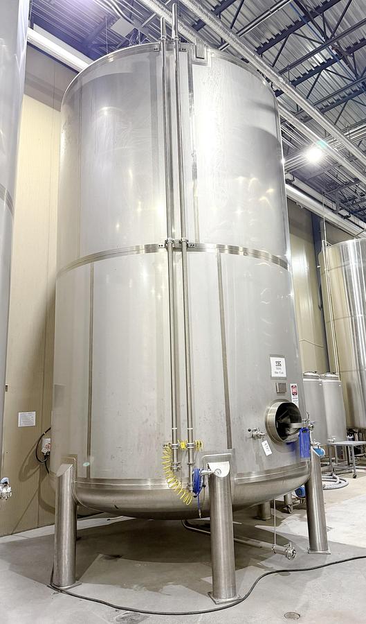 Used Used 13,208 Gallon Tank, 304 Stainless Steel