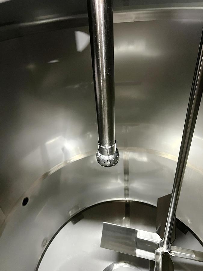 Used Used 3000 Gallon Tank, Stainless Steel, With Mixer