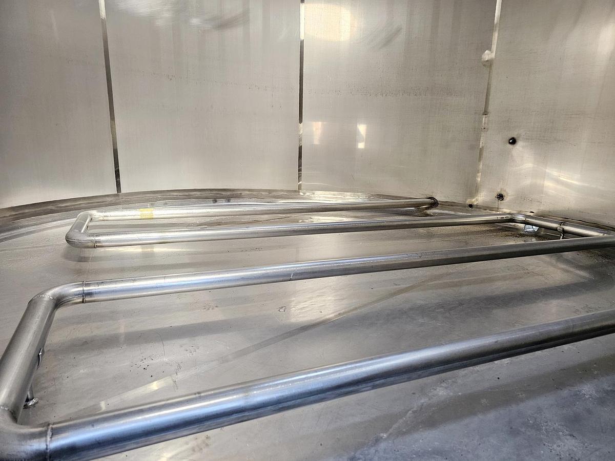 Used Used 5000 Gallon Tank, Stainless Steel