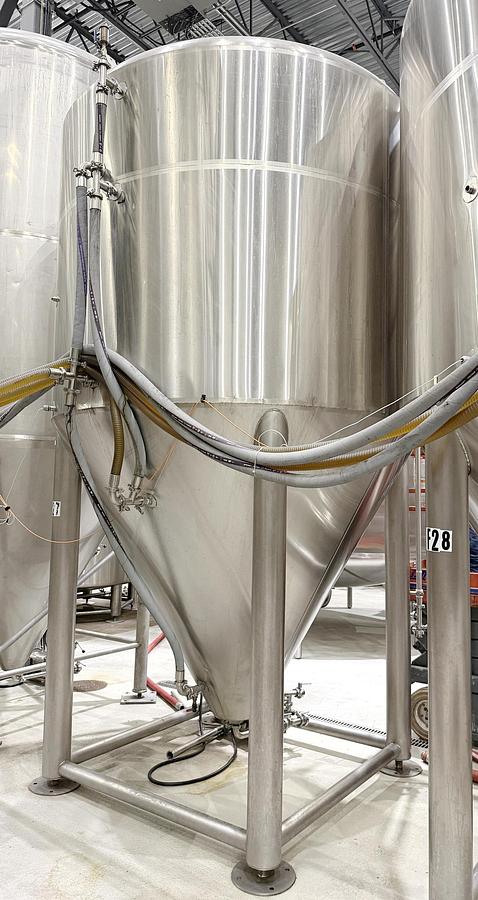 Used Used 2500 Gallon Jacketed Tank, 304 Stainless Steel