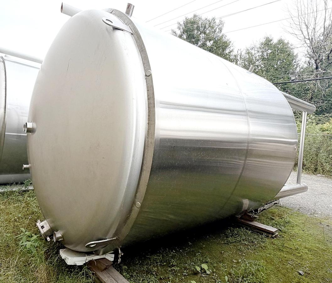 Used Used 5580 Gallon Jacketed Tank, 304 Stainless Steel