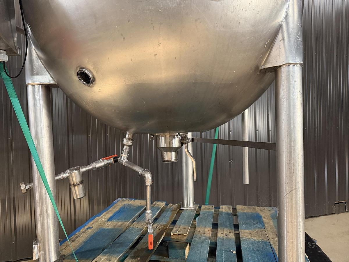 Used Used 200 Gallon Lee Industries Jacketed Kettle, Stainless Steel, With Scrape Agitation