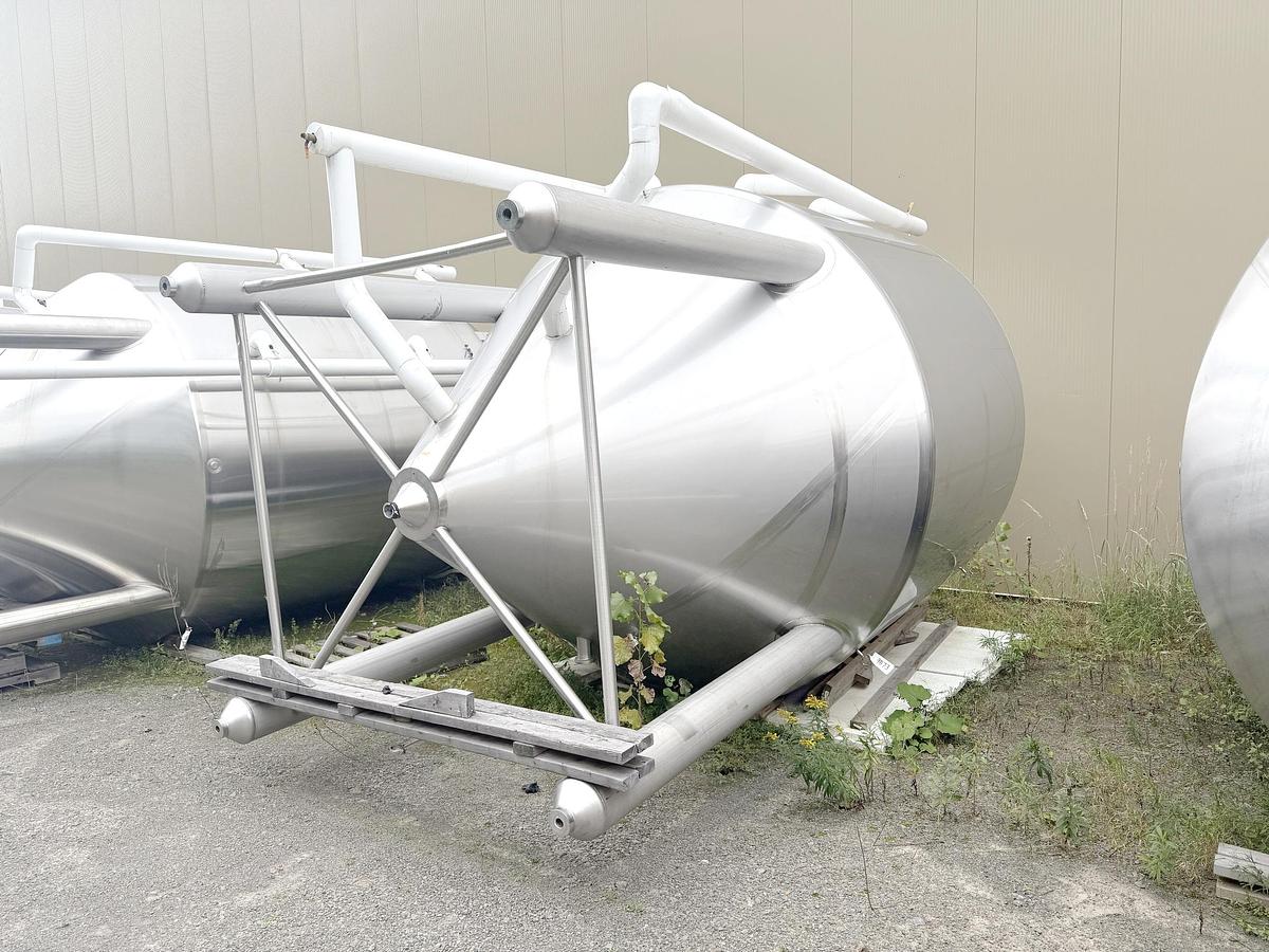 Used Used 5000 Gallon Jacketed Tank, 304 Stainless Steel