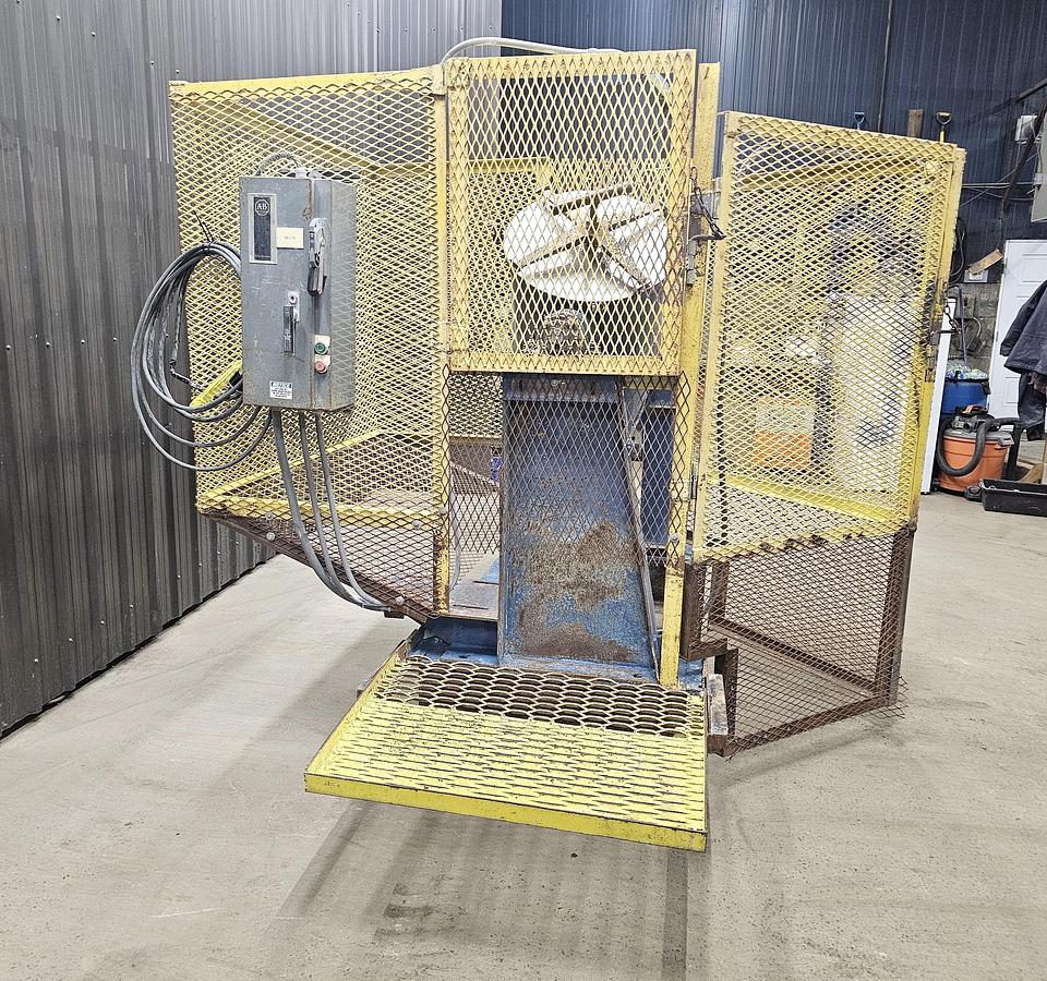 Used Levy Recovery Group Michigan - lot 134 - Patterson Kelley V blender