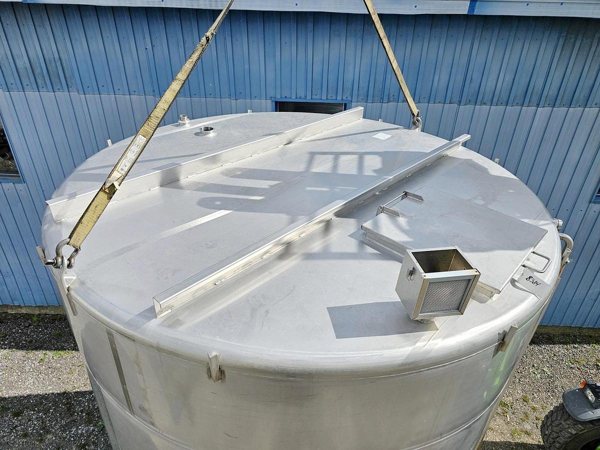 Used Used 5280 Gallon Tank, 304 Stainless Steel