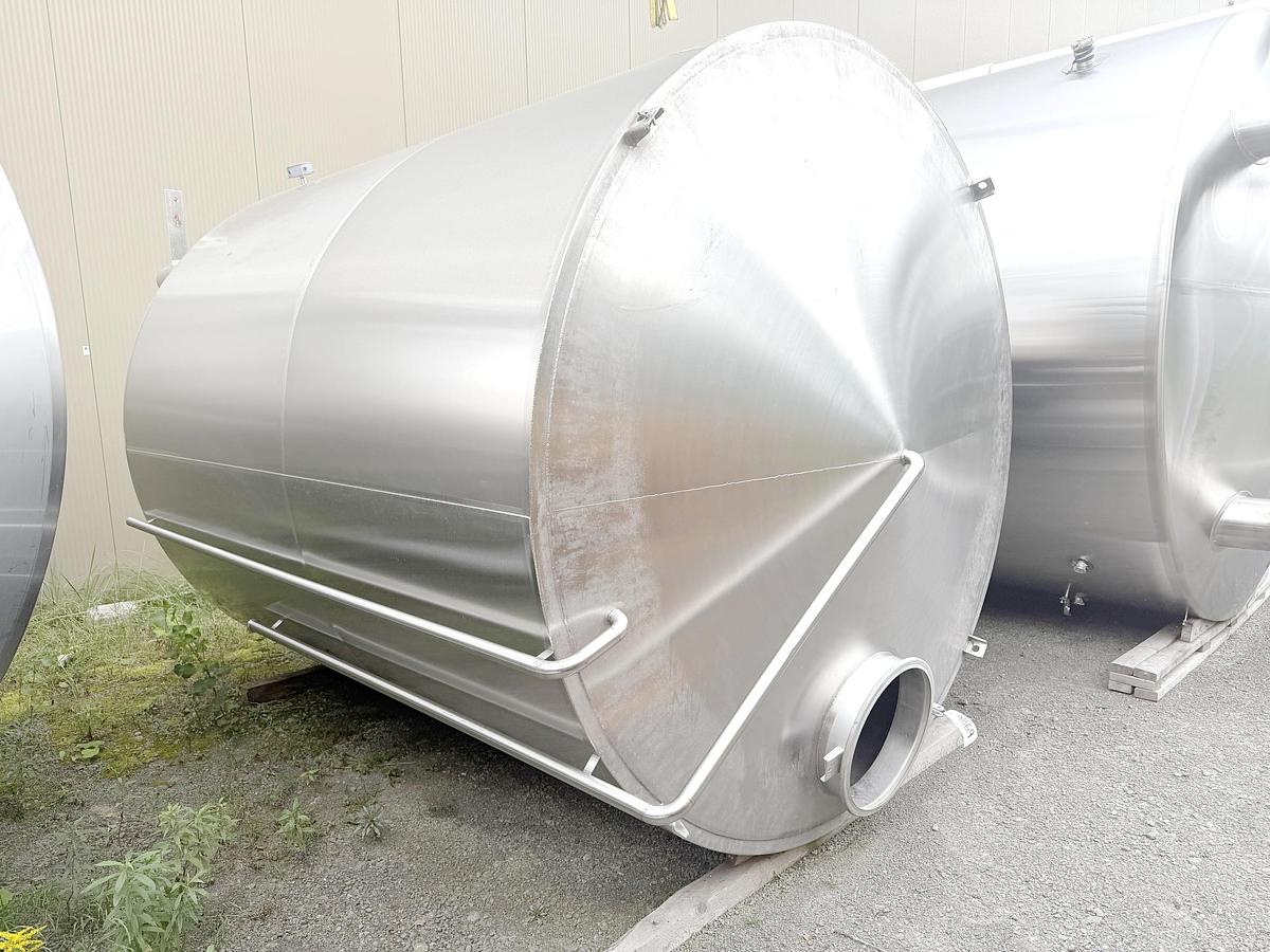 Used Used 2947 Gallon Tank, 304 Stainless Steel