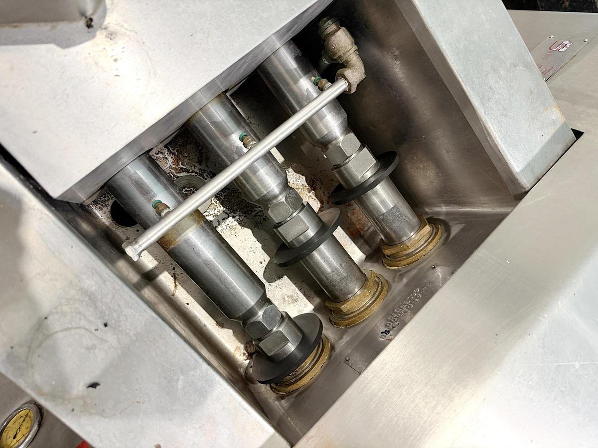 Used Used APV-Gaulin MC18-3TPS High-Pressure Sanitary Homogenizer