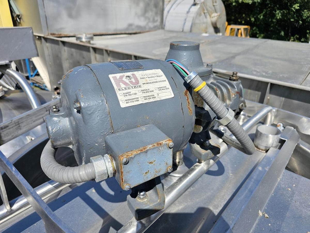 Used Used 360 Gallon Jacketed Tank, 304 Stainless Steel, With Mixer