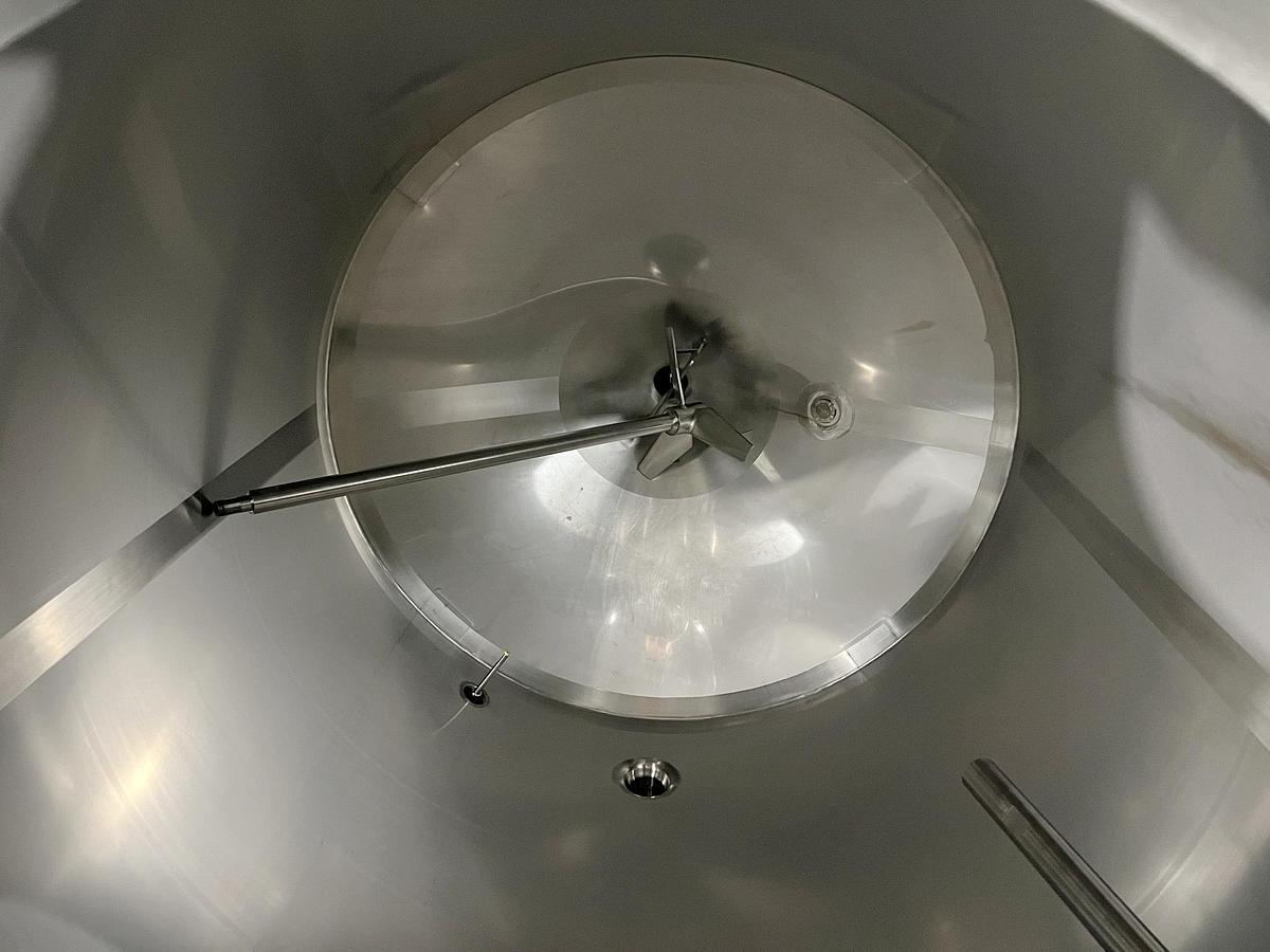 Used Used 600 Gallon Tank, 316L Stainless Steel, With Mixer