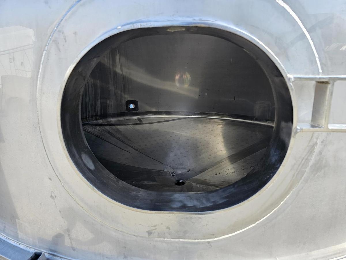 Used Used 5280 Gallon Jacketed Tank, 304 Stainless Steel