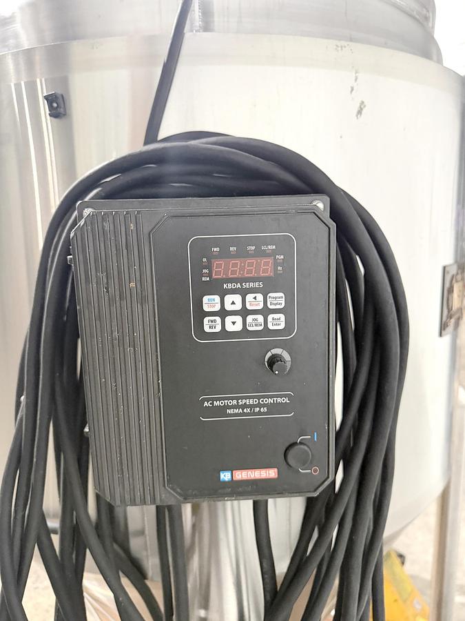 Used Used 166 Gallon Jacketed Tank (Reactor), 304 Stainless Steel, With Mixer