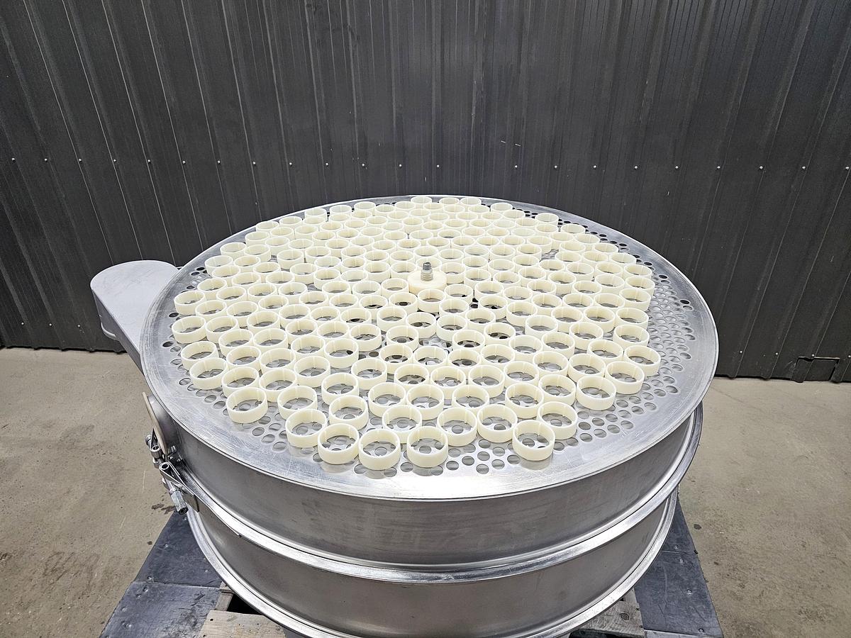 Used **Levy Recovery Group Michigan - lot 283 - sweco screen