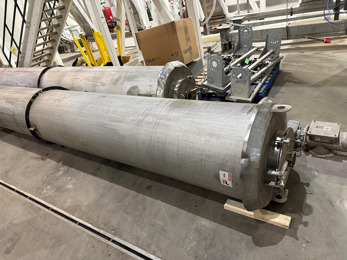 Used Used 800 Gallon Tank, Stainless Steel