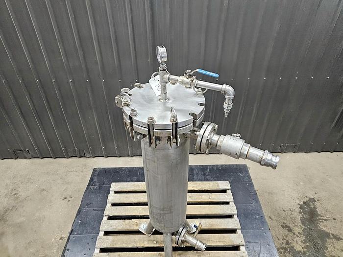 Used USED FILTER, BASKET TYPE, 2" INLET/OUTLET, STAINLESS STEEL