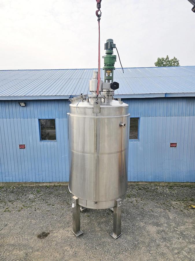 Used Used 2500 Gallon Jacketed Tank, 316 Stainless Steel, With Mixer