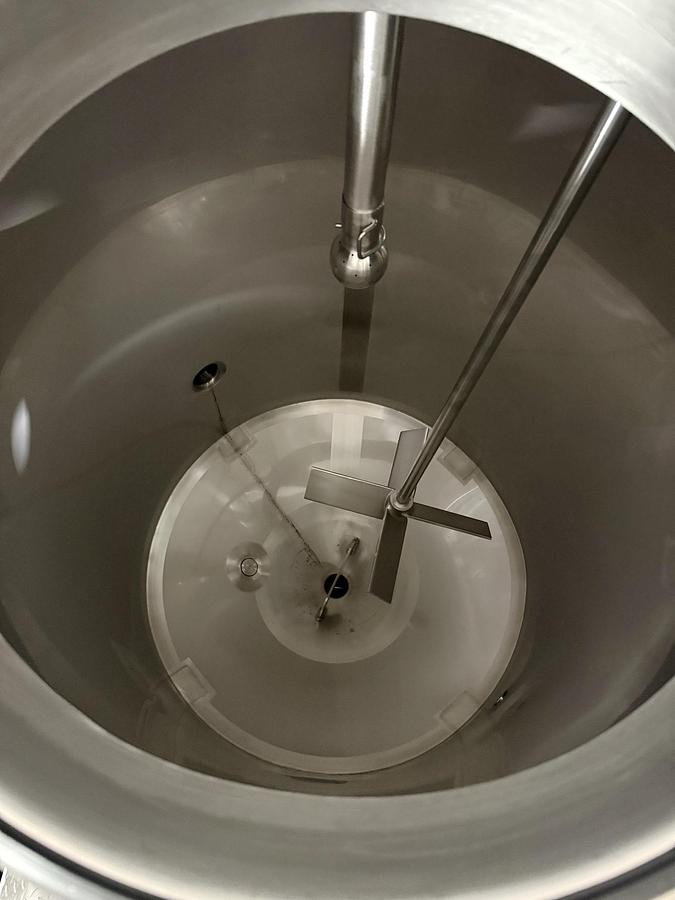 Used Used 300 Gallon Tank, 316L Stainless Steel, With Mixer