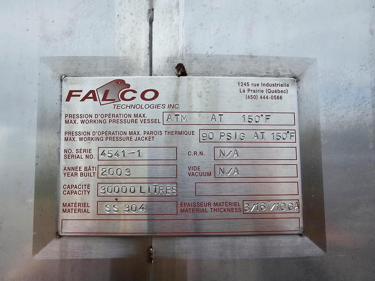 Used Used 7925 Gallon Jacketed Tank, 304 Stainless Steel, With Mixer