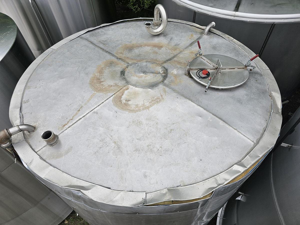 Used Used 4500 Gallon Tank, Stainless Steel, Insulated