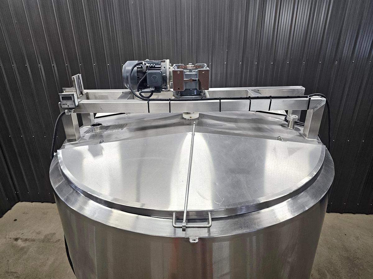 Used Metcalfe Auctions Mississauga - Lot 65 Stainless steel jacketed mix tank