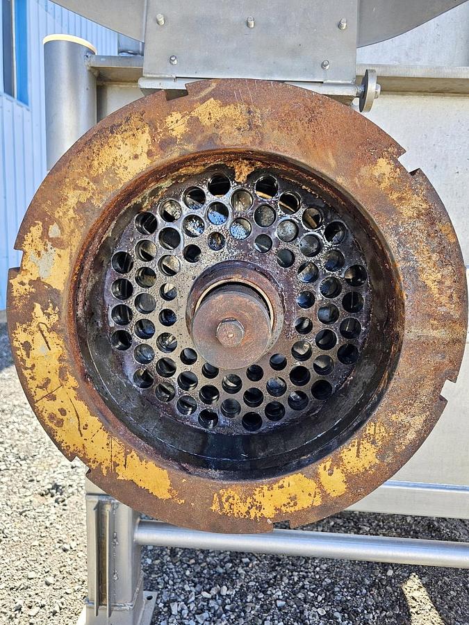 Used Used Super Titan Grinder, 100 HP