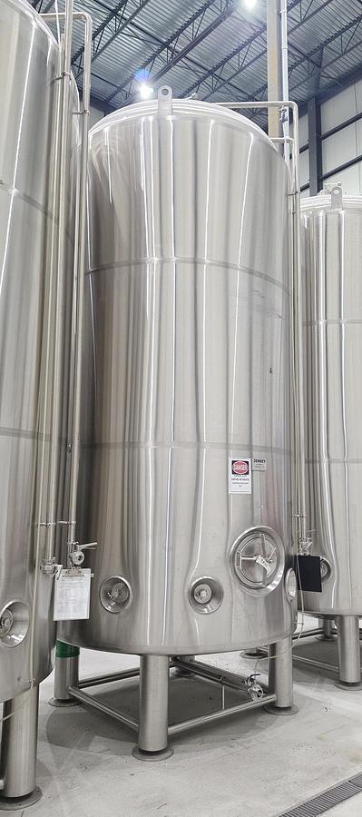 Used Used 4000 Gallon Jacketed Tank, 304 Stainless Steel, Electrically Heated