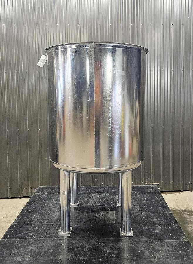 Used Used 275 Gallon Tank, 304 Stainless Steel